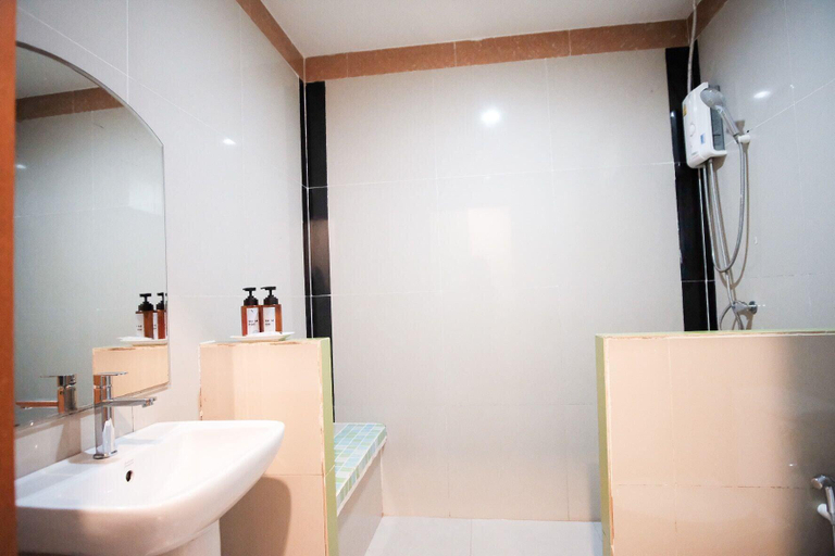 Bathroom 4, Sawasdee Coco Resort, Muang Rayong