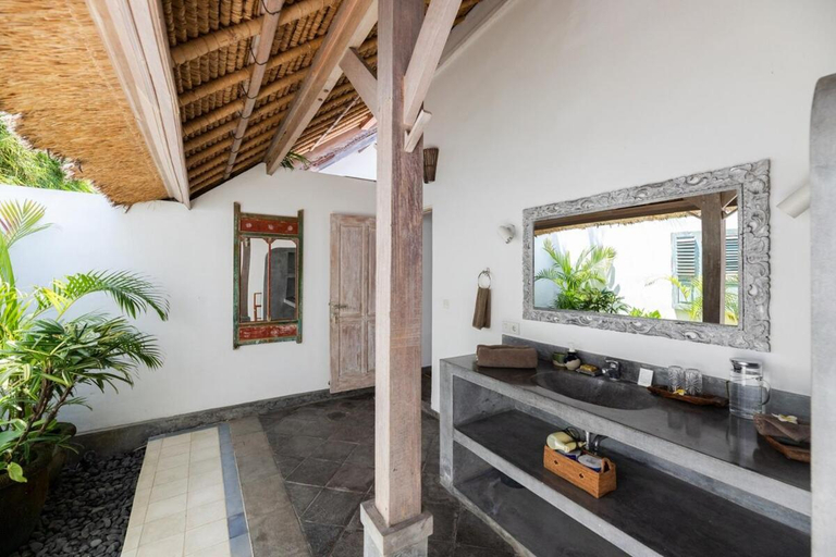 Bathroom 5, Manis Guest House, Badung