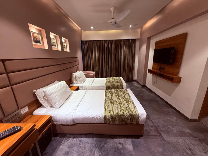Bedroom 3, Hotel Varishtta, Thane
