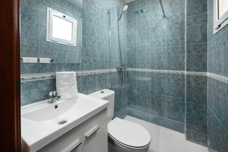 Bathroom 2, Alta Lomas Sea Heights by Alfresco Stays, Málaga