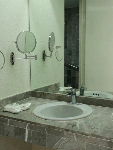 Bathroom 4, Hotel Plaza Palenque, Palenque