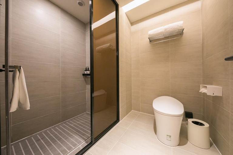 Bathroom 4, Ji Hotel Beijing Changyang Metro Station, Beijing