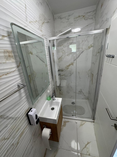 Bathroom 3, Apartmani Curic beachfront by Pag tours, Pag