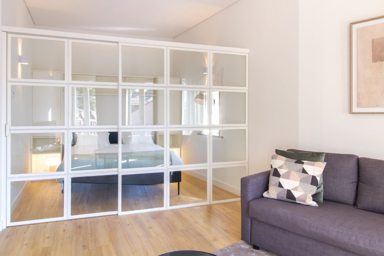 Room 2, Caldeireiros 95 by LovelyStay, Porto
