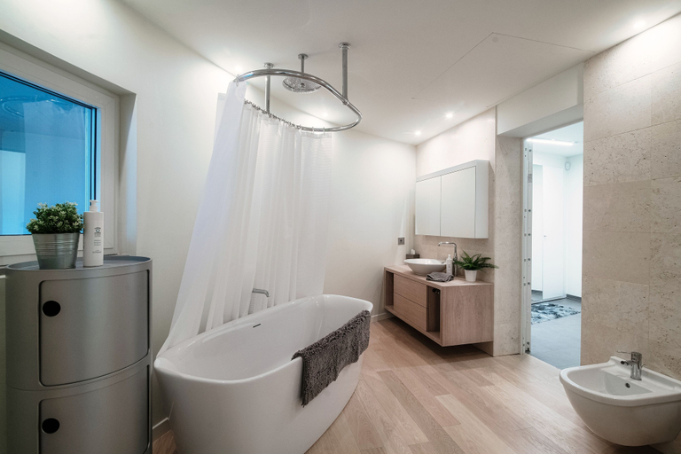 Bathroom 4, The Art House, Como