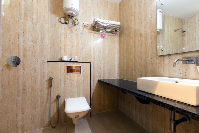 Bathroom, De Pavilion Hotel, Delhi