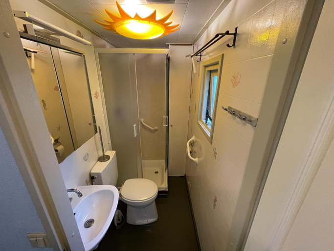 Bathroom, Uden Chalet with Scenic Terrace, Uden