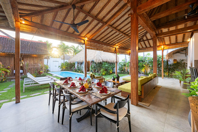 Food & Drinks 5, Villa Gladak - 200m to Oberoi Seminyak, Badung