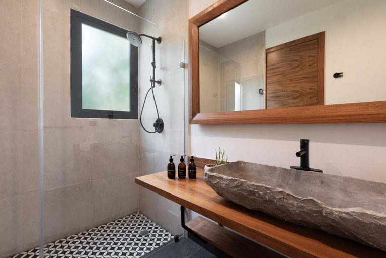 Bathroom 2, Villas Asana Leaf, Cozumel