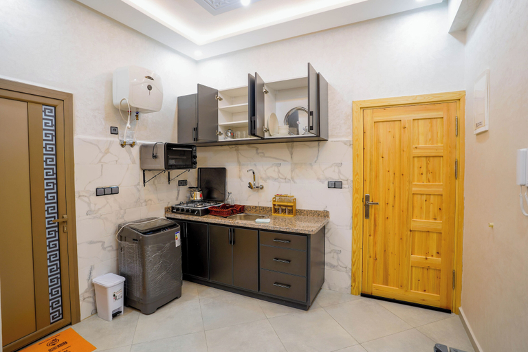 Day care 4, Residence fakir