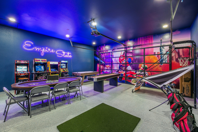 Food & Drinks 5, Empire State 7br, Golf, Waterslide, Gamerm, Riverside
