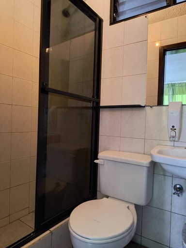Bathroom 3, Hostal Maria - Otavalo, Otavalo