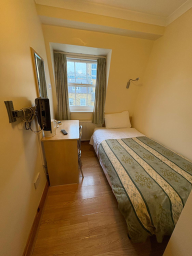 Bedroom 1, Carlton Hotel, London