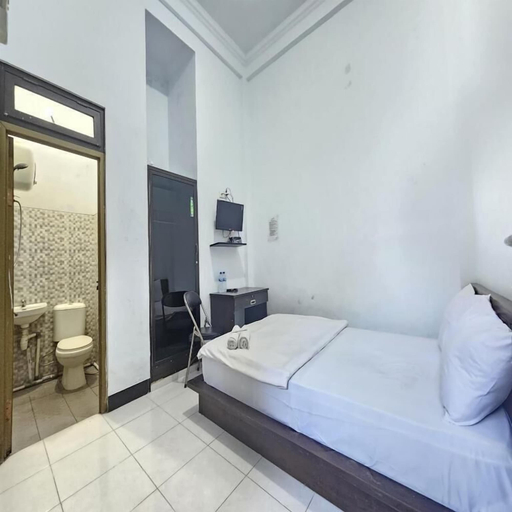 Room 3, OYO 3229 Ijen Homestay, Mojokerto
