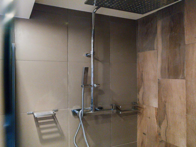 Bathroom 3, Modern flat - 1BD/4P - Parc Monceau, Paris