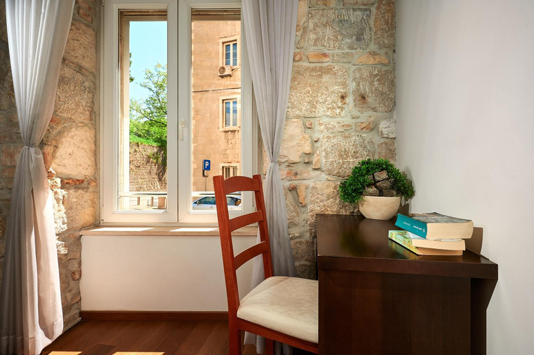 Others 4, Villa Olea, Split