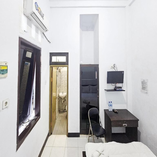 Room 4, OYO 3229 Ijen Homestay, Mojokerto