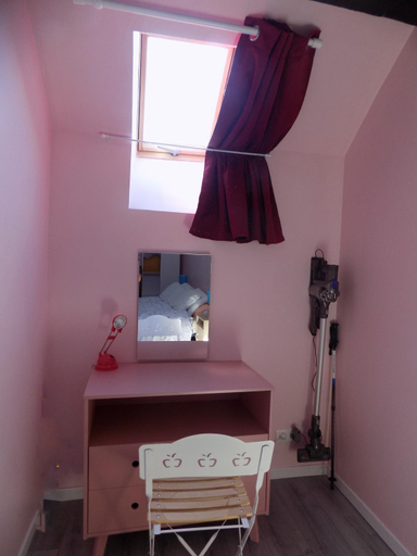 Others 2, Aux Roses, Allier