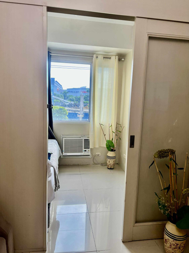 Others 5, Rhon's Staycation, Pasay City