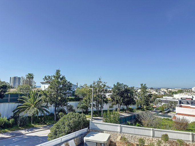 Front of property 2, Garden view, Portimão