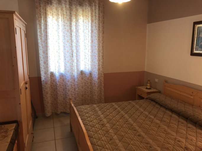 Bedroom 3, Residence Massilor, Lecce