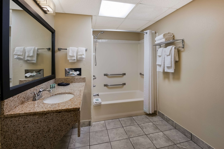 Bathroom 4, Best Western Milton Inn, Union