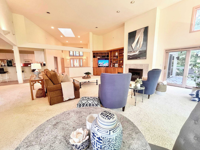 Others 1, Spacious 4 BDR Home in Desirable Abbey Springs!, Walworth