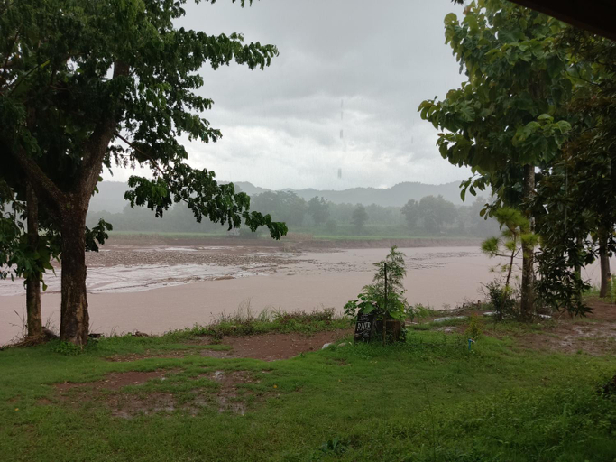 Food & Drinks 5, The River Runs Chiang Klang, Chiang Klang