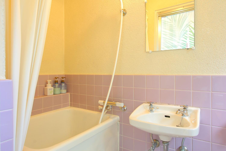 Bathroom 3, Pension Aloalo, Shirahama