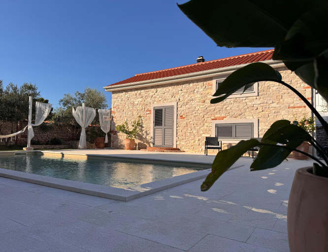 Sport & Beauty 2, Vi la Mare - Mediterranes Apartment-Feeling mit Poolgenuss, Zadar
