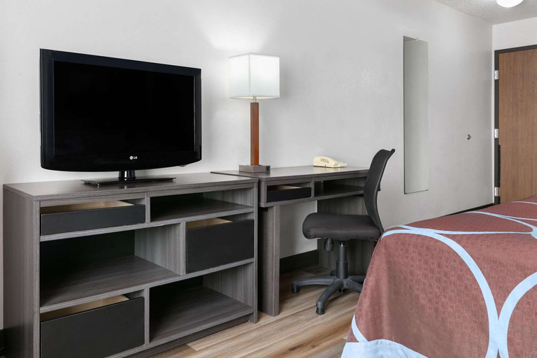 Bedroom 2, Super 8 By Wyndham Grapevine Dfw Airport Northwest, Tarrant