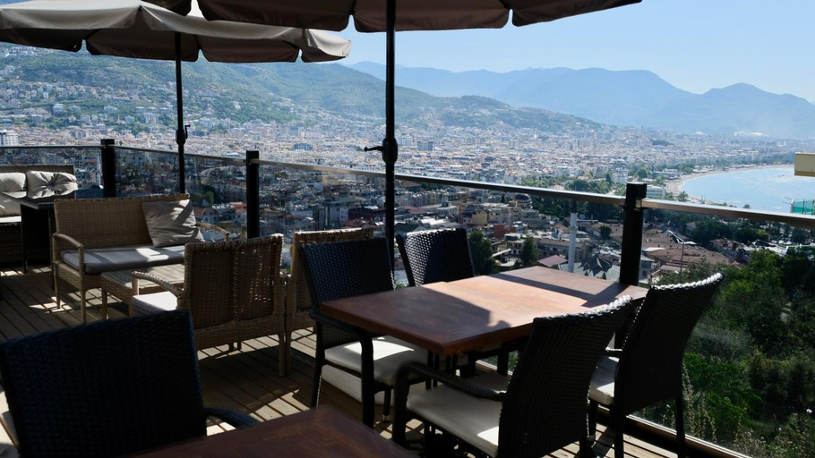 Food & Drinks 4, Castle Light Boutique, Alanya