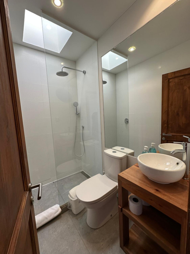 Bathroom 2, Casa Esfera, Cardenal Caro
