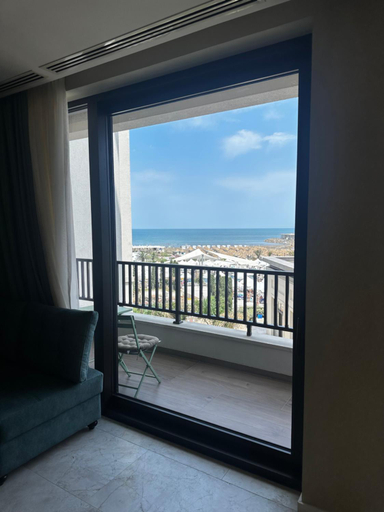 Others 3, Sea Breeze Resort, Beachfront apartment with a balcony and sea view, Baku