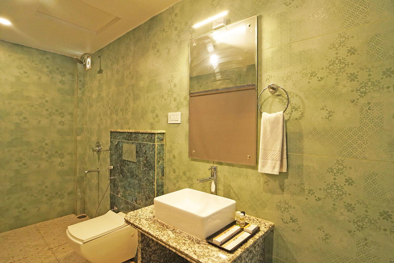 Bathroom 5, Sher Bengal River Resort, Haora