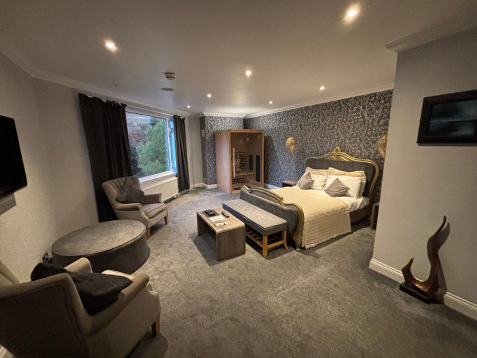 Bedroom 2, The Popinjay Hotel and Spa, South Lanarkshire