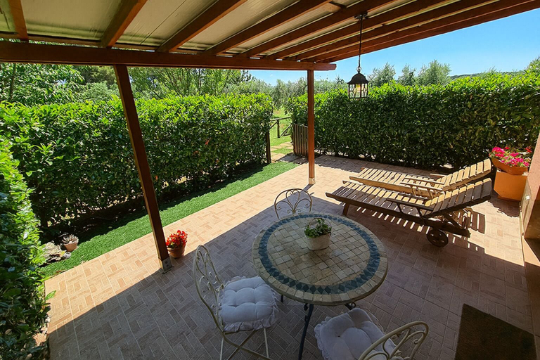 Terrace/patio 2, Suite Orchidea Seaside and Pool, Livorno