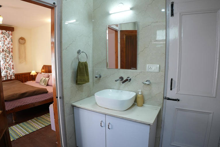 Bathroom 5, Rosette Cottage by EdenHomes, Kullu