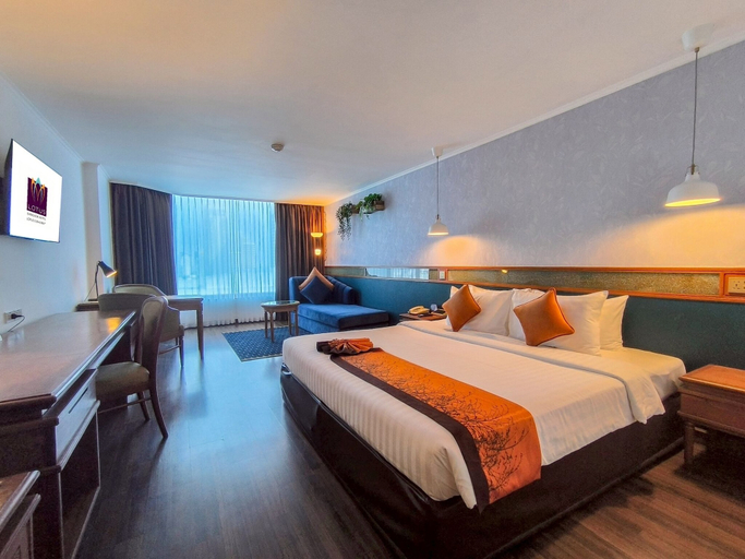 Room 3, Awtan Sukhumvit33, Wattana