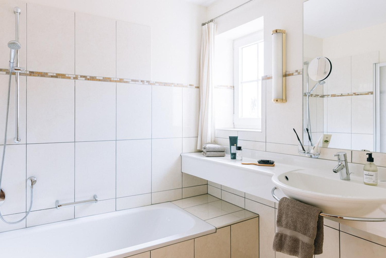 Bathroom, Sammer's Rosenchalet, Reutte