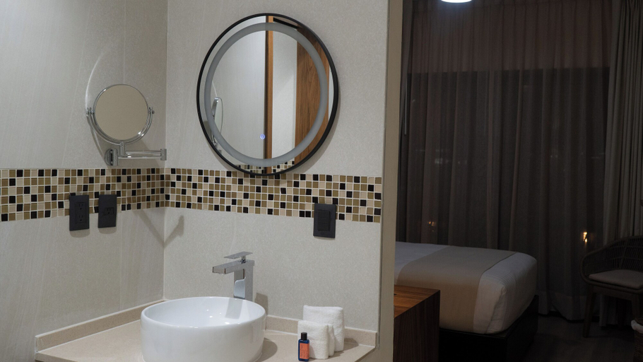 Bathroom 4, Hotel Mundo Maya Tulum Aeropuerto, Felipe Carrillo Puerto
