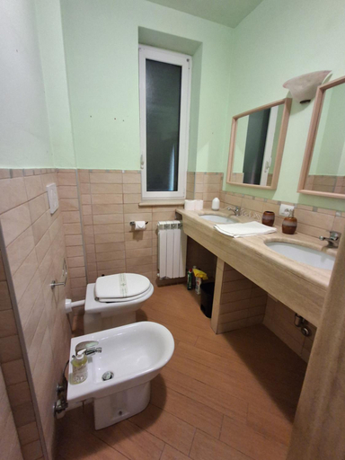 Bathroom 2, Imperiale, La Spezia