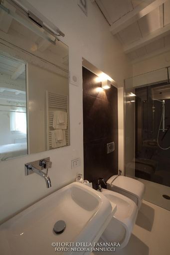 Bathroom 4, Horti Della Fasanara, Ferrara