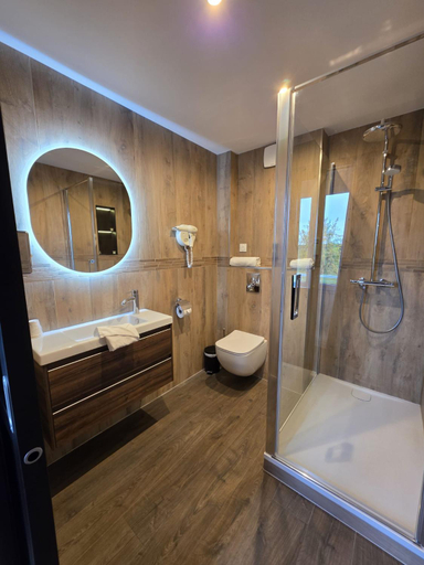 Bathroom 4, LOGIS Le Quai Fleuri, Eure-et-Loir