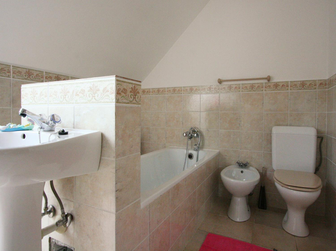 Bathroom 4, Cozy Holiday Home in Lesterny near Lake, Luxembourg