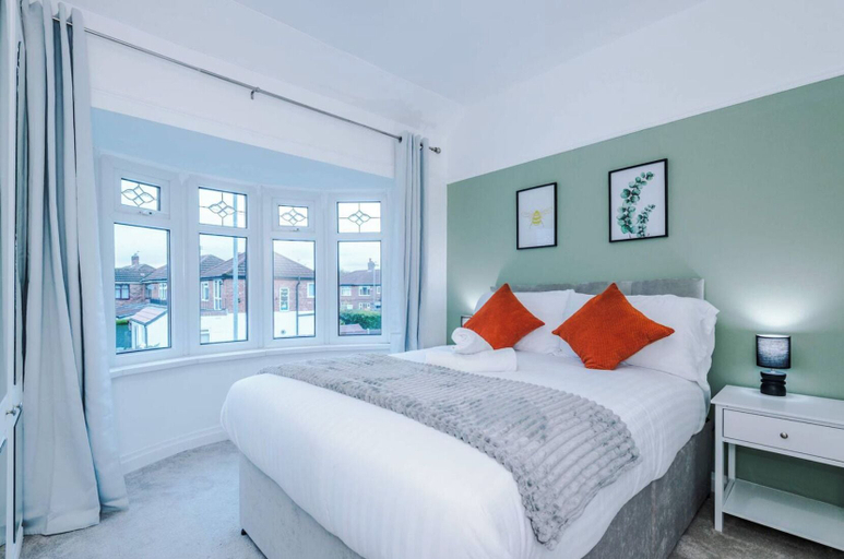 Room 4, 39 Morningside Drive, Manchester