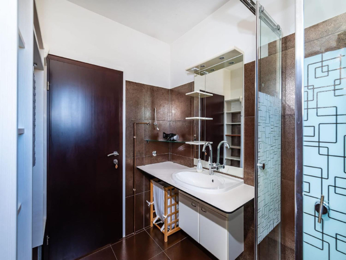Bathroom, Delightful Apartment in Radovin with Garden, Ražanac