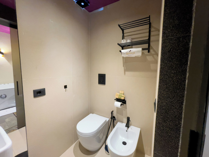 Bathroom 4, Residencia Barrio, Salerno
