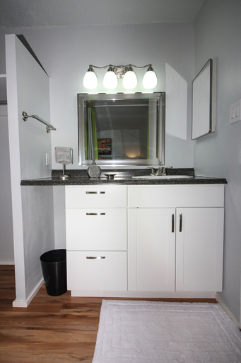 Bathroom 5, Cobalt Bungalow 1 Bedroom Condo, Mesa