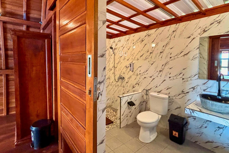 Bathroom, Munduk Luwih Villa, Tabanan